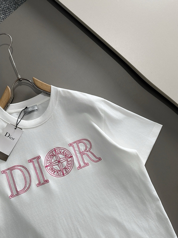 ブランドTシャツ側面デザイン